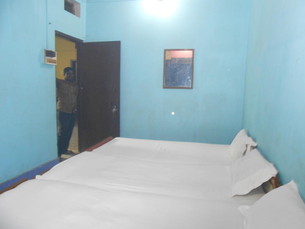 Hotel Sonmony Varanasi Bilik gambar