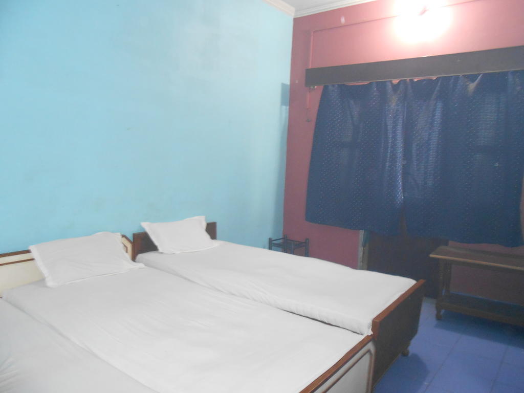 Hotel Sonmony Varanasi Bilik gambar