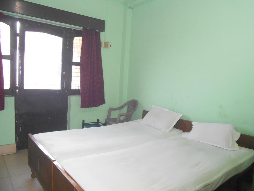 Hotel Sonmony Varanasi Bilik gambar