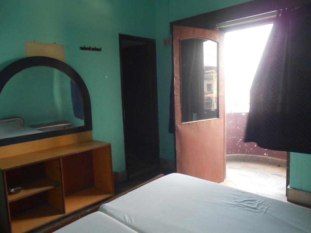 Hotel Sonmony Varanasi Bilik gambar