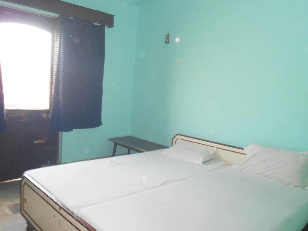 Hotel Sonmony Varanasi Luaran gambar